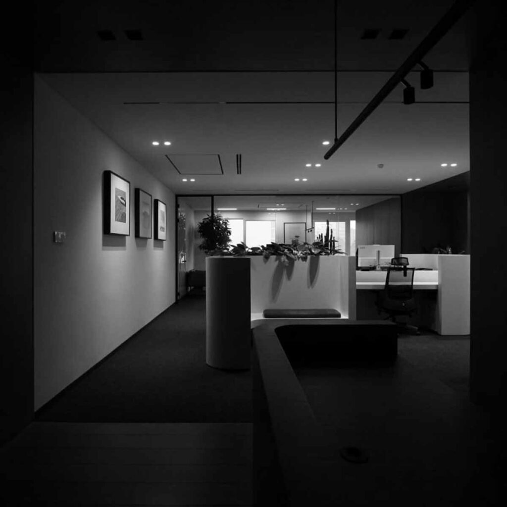 Dobral Office Renovation transforms an office unit in Tehran through spatial optimization, improved daylight access, glass partitions, and a cohesive workplace design.